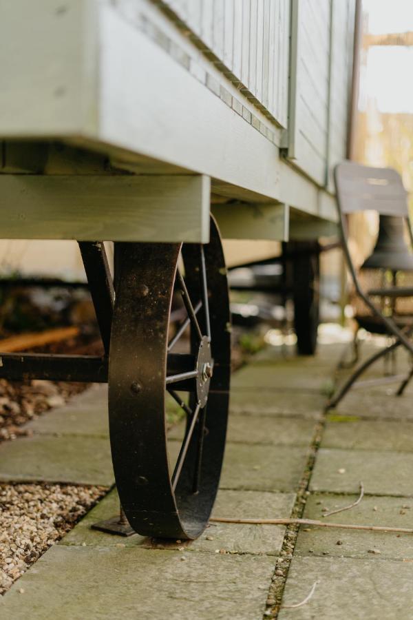 Little England Retreats - Cottage, Yurt And Shepherd Huts Othery Exterior foto